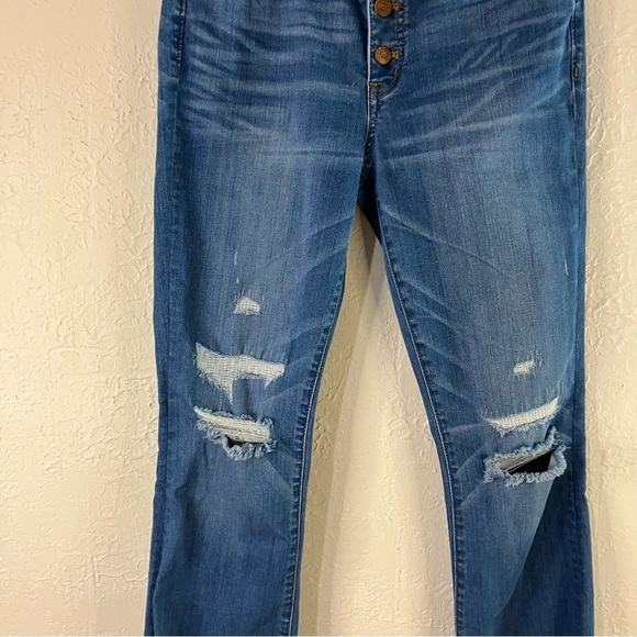 Madewell Cali Demi-Boot Jeans in Bronson Wash: Button Front Edition - Picture 5 of 11